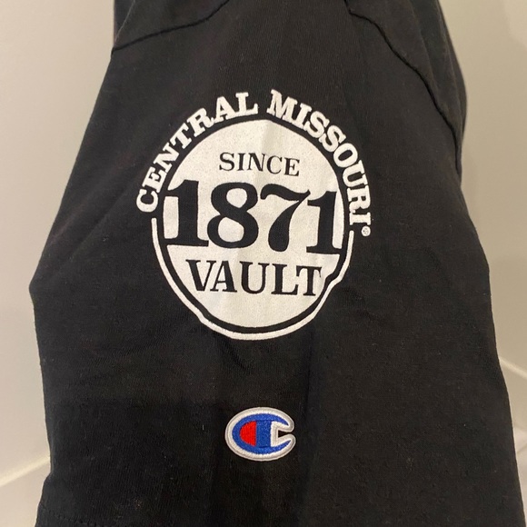 2/$20❤️- SHIRT | Unisex Univetsity of Central Missouri shirt size XL - Picture 3 of 4